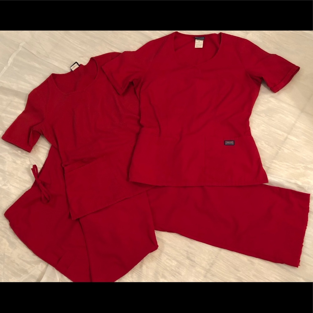 Preloved, Red Scrub Set.. 💜